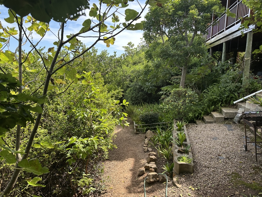 6 Bedroom Property for Sale in Outeniqua Strand Western Cape